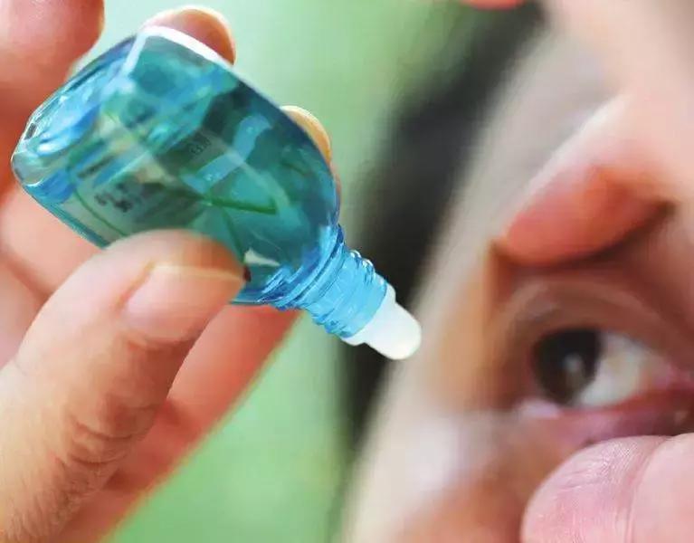 结膜炎眼睛会越来越肿吗,小兔子结膜炎