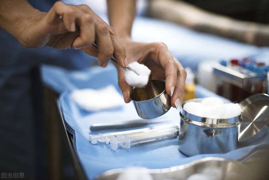 伤口酒精和碘伏哪个消毒效果好,皮肤消毒用酒精和碘伏区别