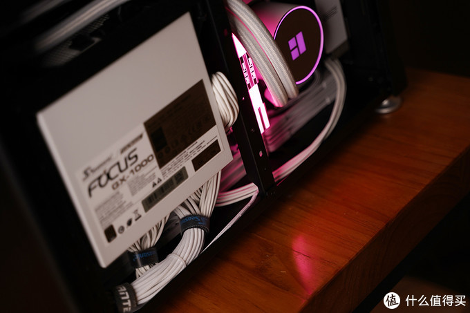 乔家一物:大号ITX装机分享,黑白美学的体现