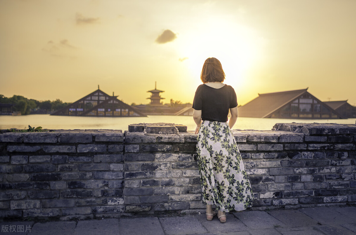 代驾遇到女友开玛莎拉蒂,代驾开豪车美女喝酒回家