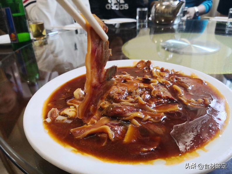 辽宁中医药大学附近隐匿一家清真饭店，小店不大味道可圈可点