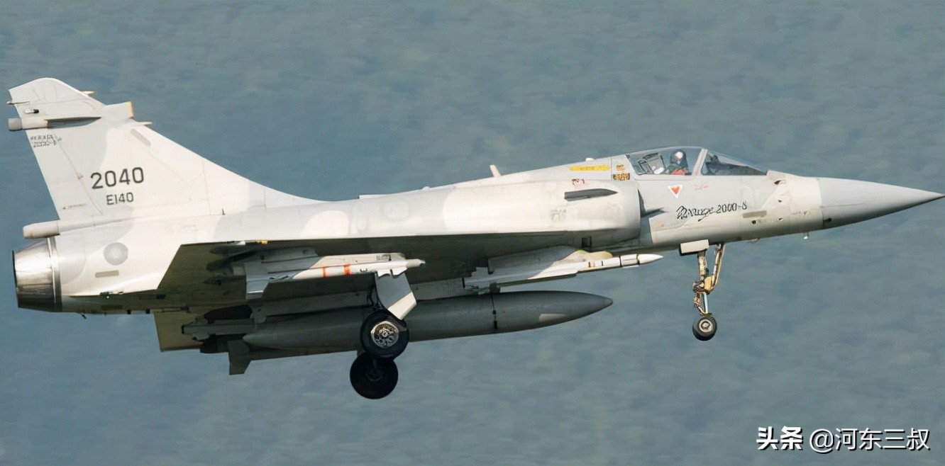 歼16d巡航台海,歼16巡航台海