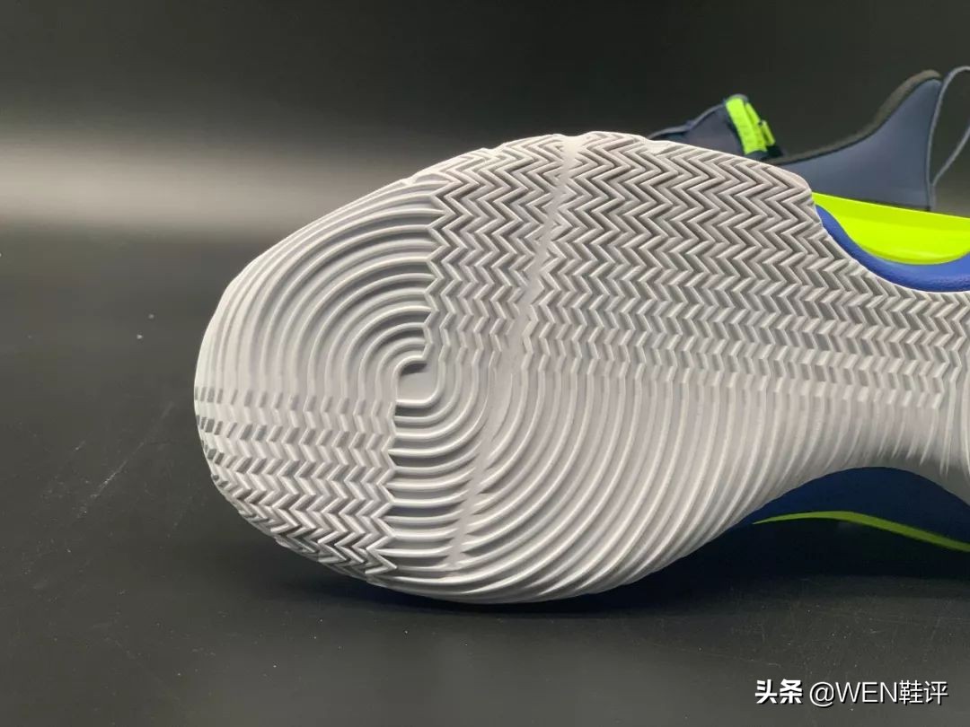 库里和ua合作的第一双鞋,ua库里篮球鞋