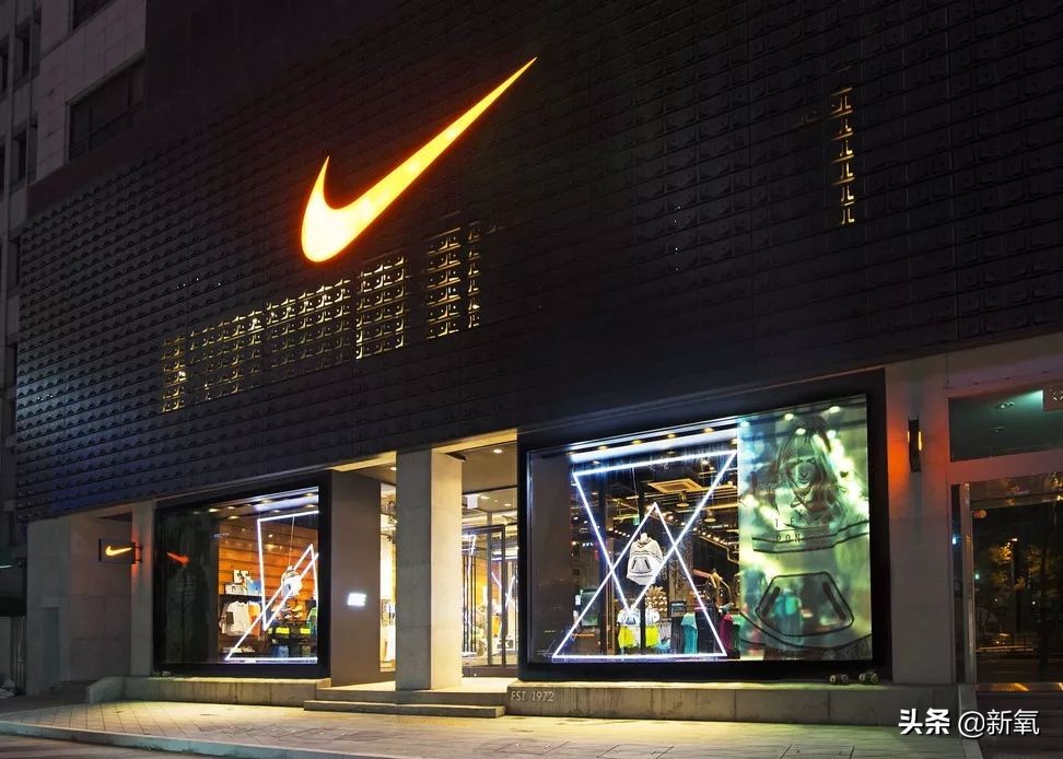 nike权志龙联名1.0上脚实拍,耐克联名鞋权志龙收入