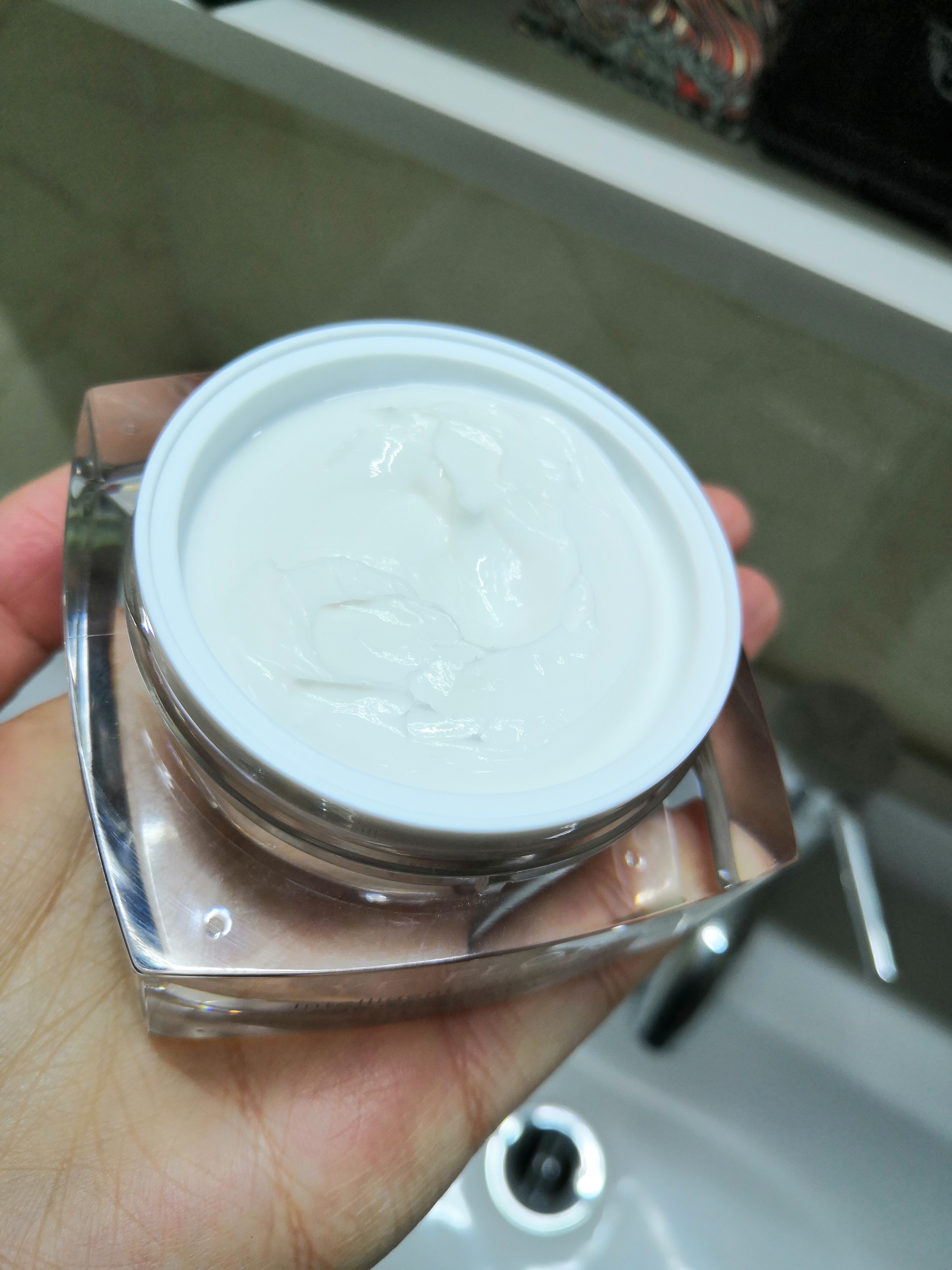 孕妈不能用的护肤品成分有哪些 (孕期护肤品如何选慎用成分)