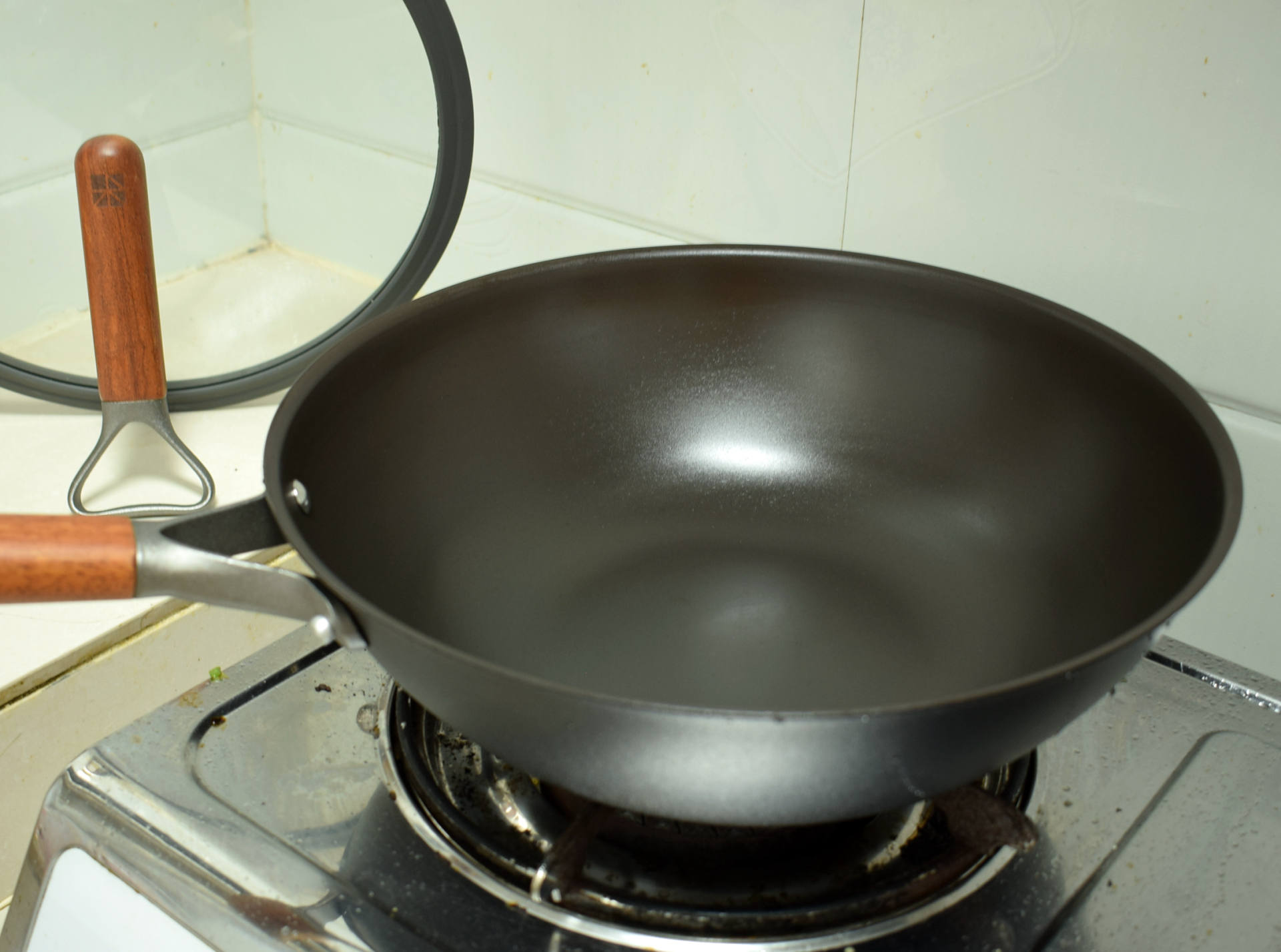 不沾油烟的炒菜锅,最好的炒菜铁锅推荐