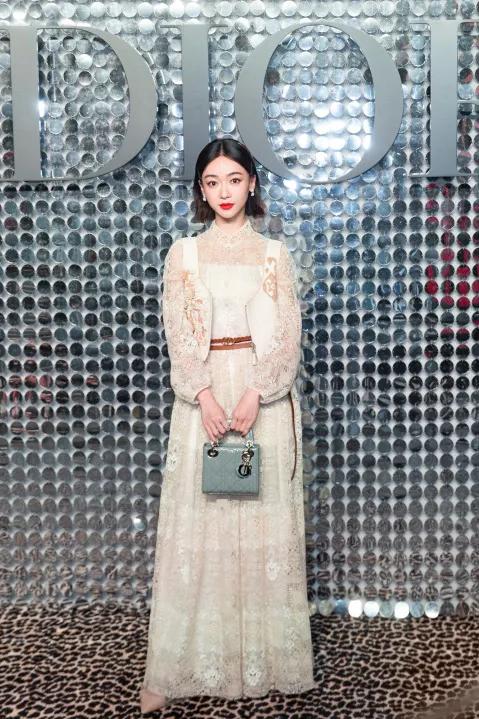 迪奥dior2020走秀冬季款运动鞋,dior2012春夏走秀视频完整版