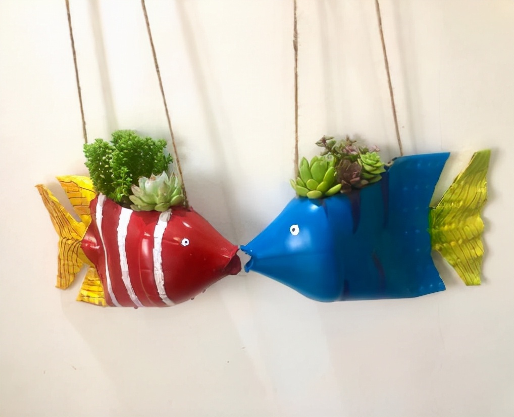 废物利用手工假山鱼缸,矿泉水瓶废物利用养金鱼