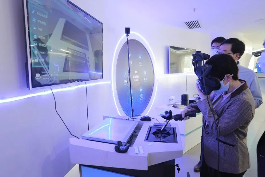 互联赋能，共促发展：坪山区副区长沈凌云一行莅临国*安泰**指导交流