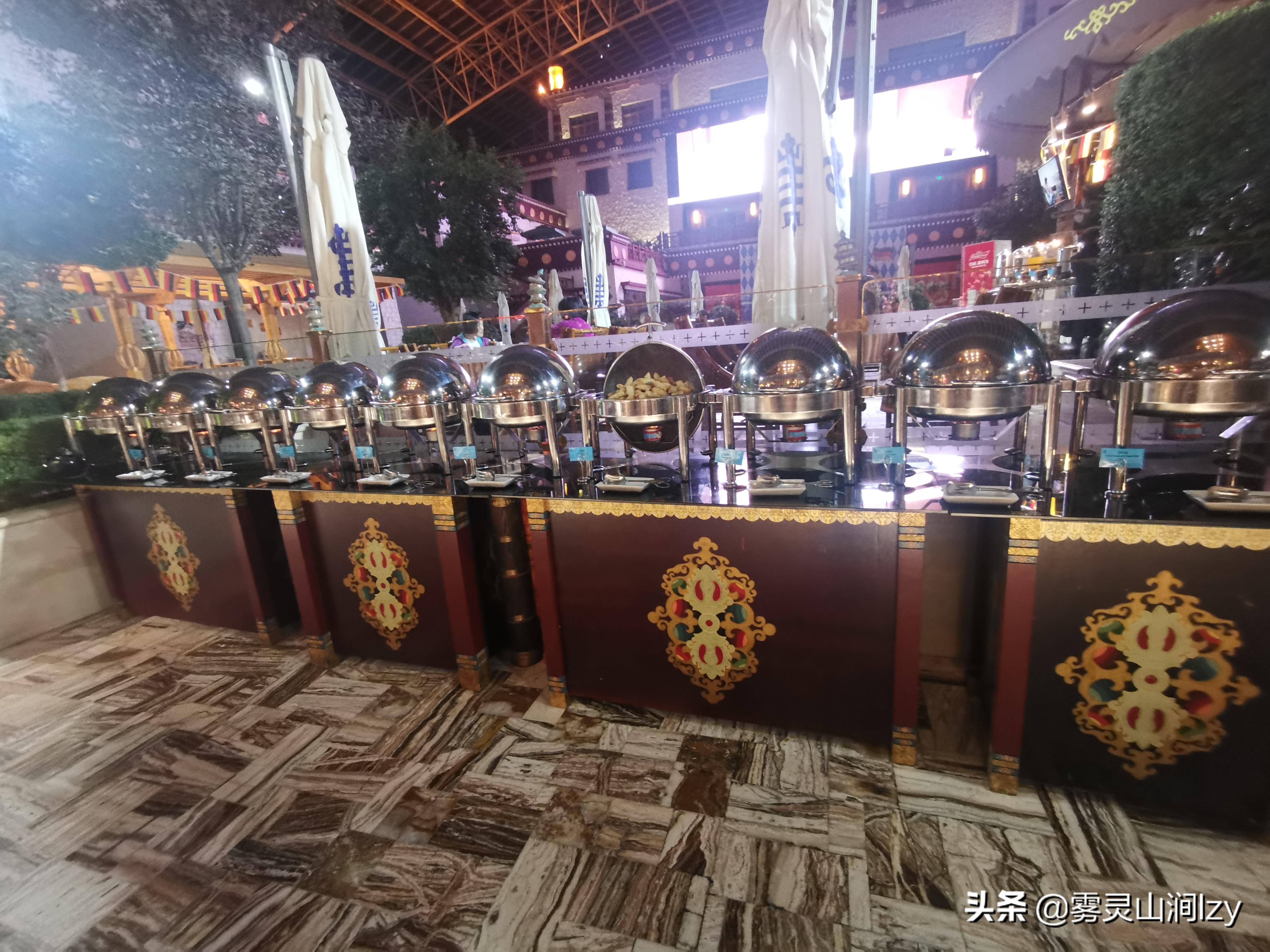 蓝天白云下的雪域高原布达拉宫,蓝天之下日光之城简介