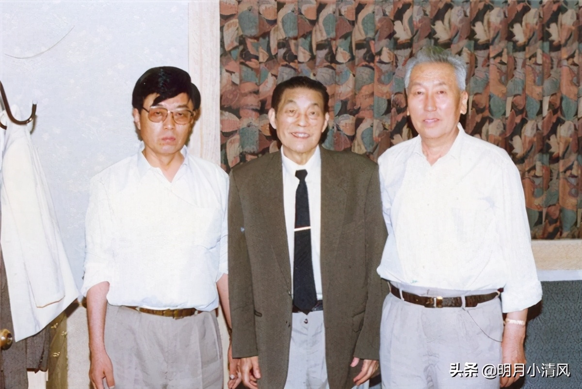 他是民企“药王”，一年卖800亿，工厂修得像故宫却坚持不上市