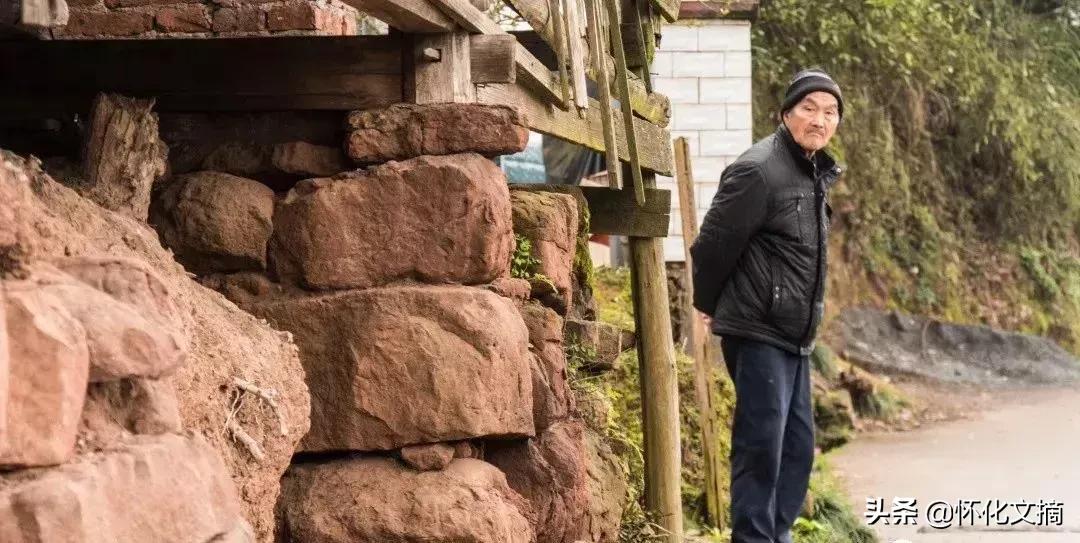 千年古苗寨老家寨全景,贵州千户苗寨农户家