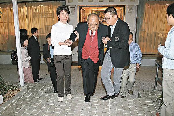 金利来创办人经历,金利来创始人曾宪梓