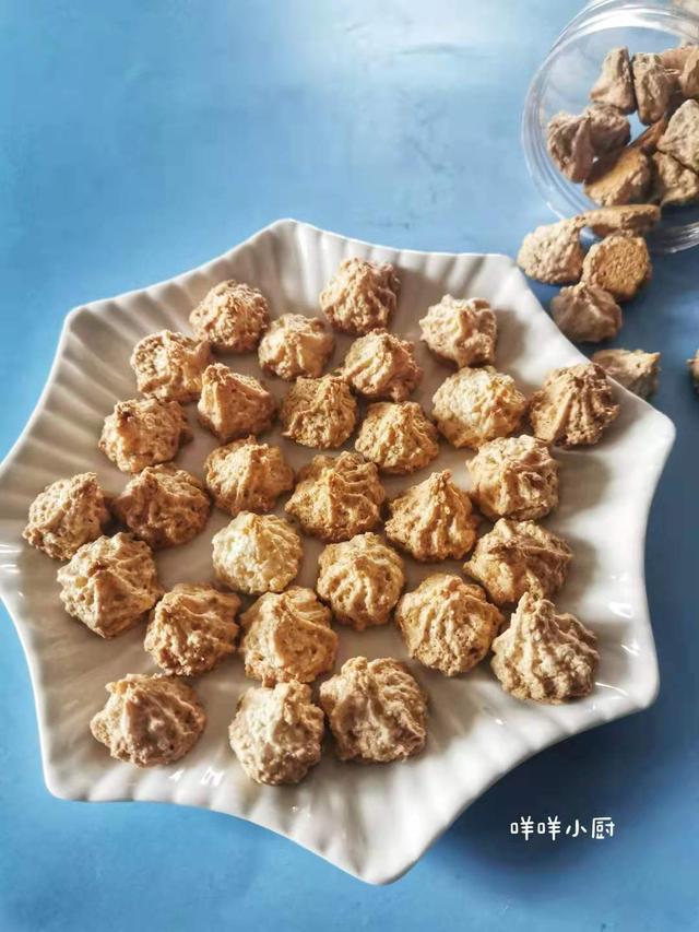 用鸡蛋清做的饼干入口即化,如何制作很酥松的饼干