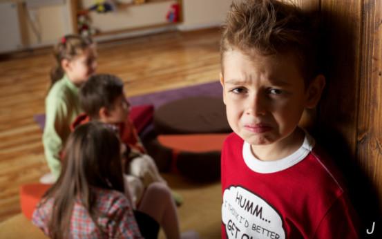 这个年龄就把孩子送幼儿园,长大容易自卑