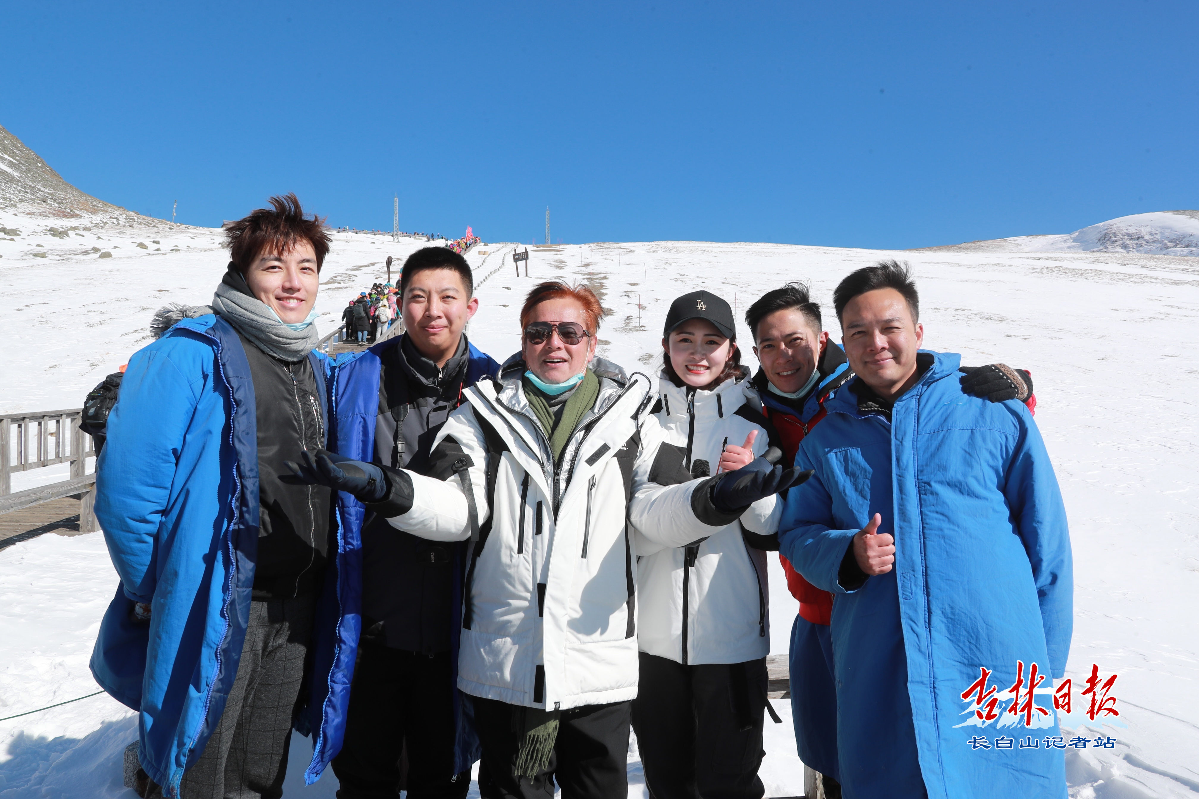 重阳节登高全集,1442个台阶登顶图片