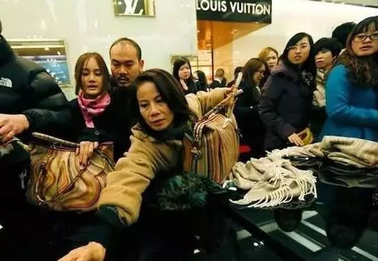 LV贵还是香奈儿贵,香奈儿lv免税店哪个好