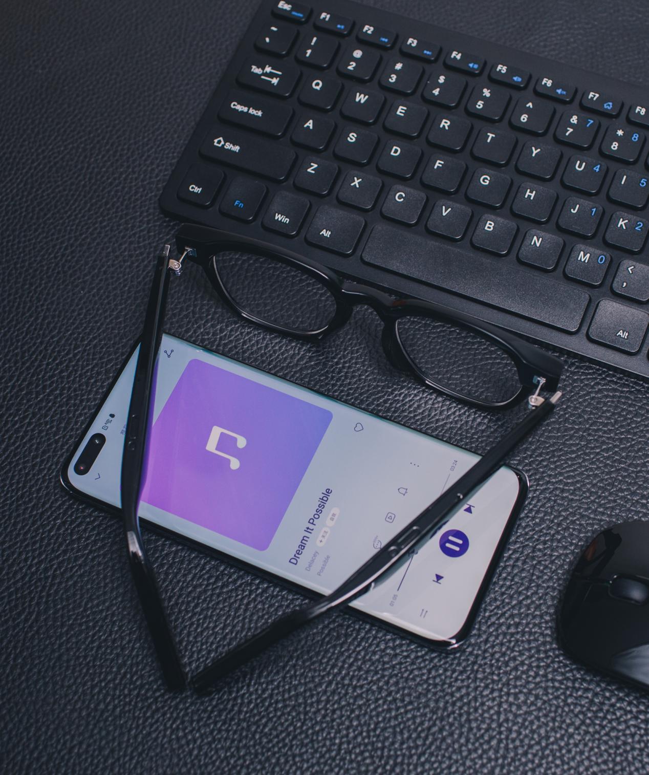 时尚之下科技同样出众,时尚与科技融合的眼镜