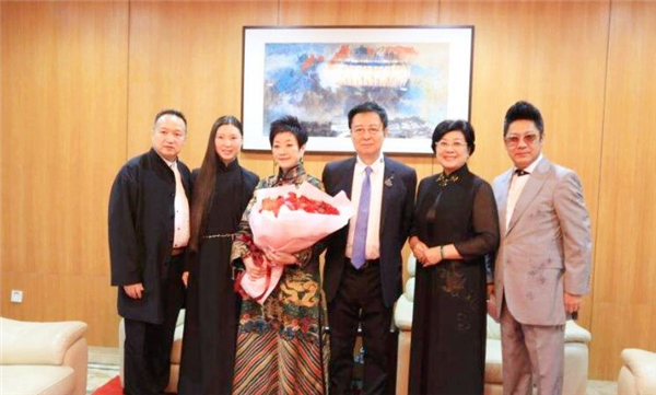 155亿一夜清零,我国最显赫家族落幕,在香港只剩“马照跑”