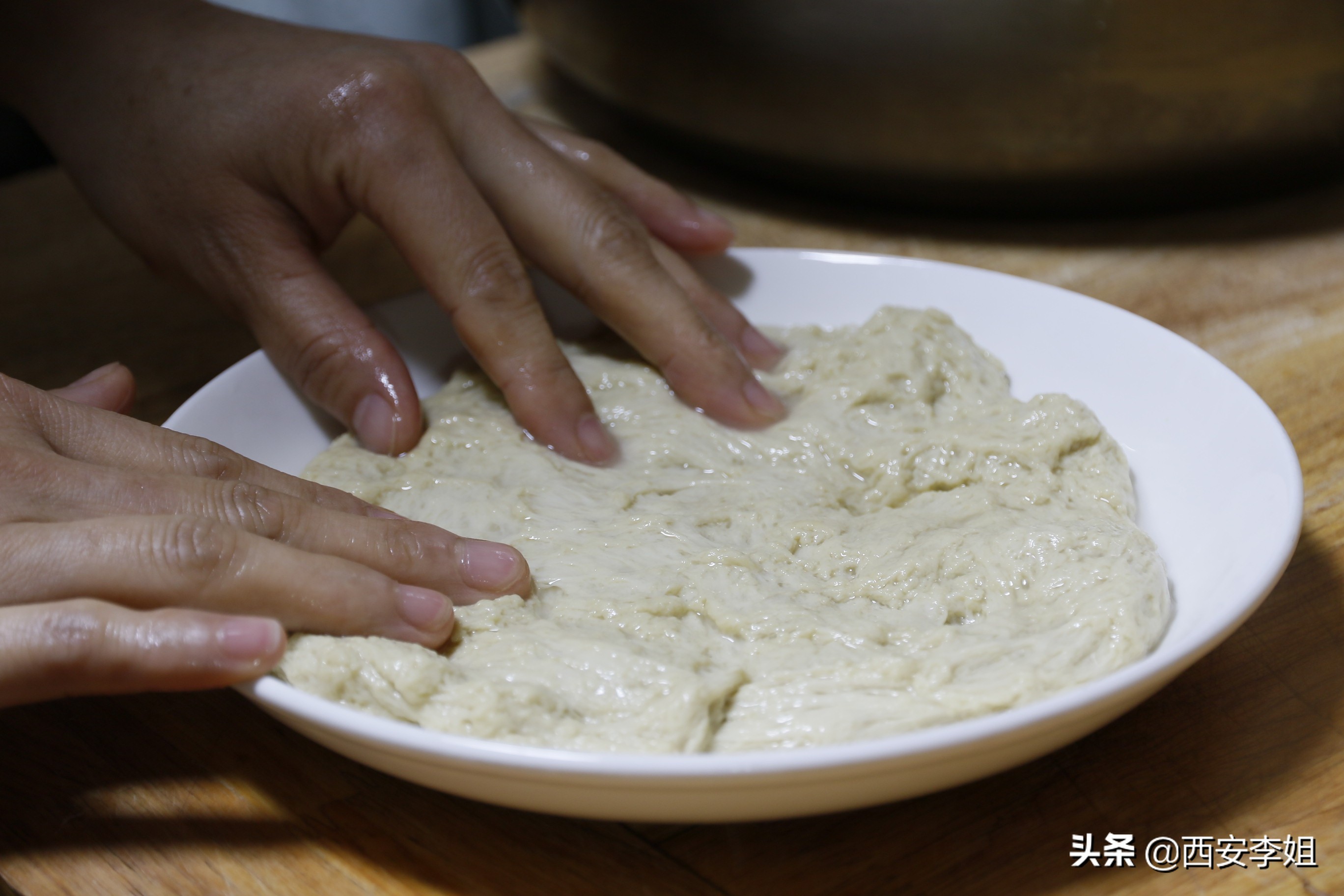 烙面皮和擀面皮哪个更筋道,宅在家不如做手工