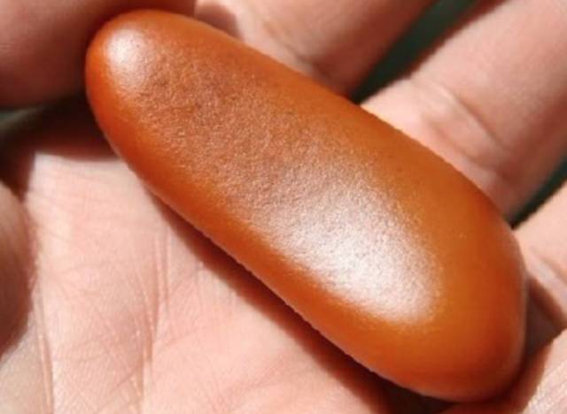 把玩和田玉和玻璃的区别,把玩和田玉生肖