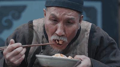 油泼面的精髓是什么,油泼面宽面还是细面