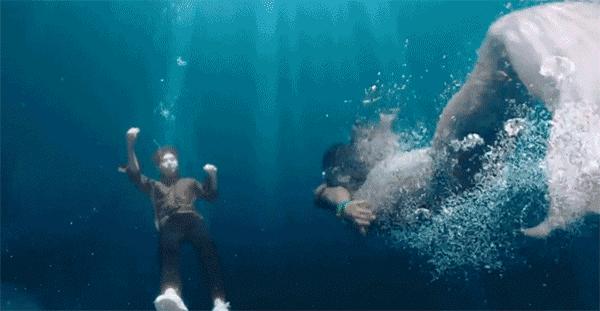 全智贤千颂伊初恋的照片,全智贤和千颂伊撒娇