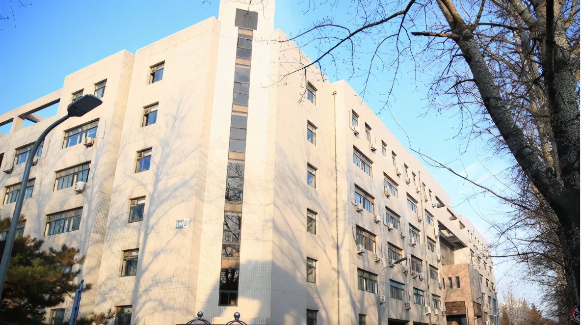 因铁路而生,因铁路而强!欢迎报考北京交通大学电子信息工程学院!