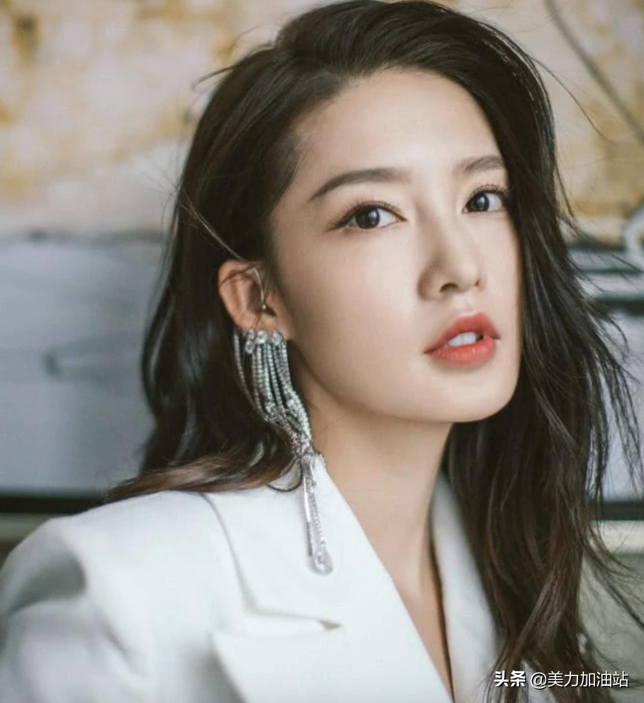 牙齿变白用什么口红好呢,牙齿美白用什么颜色的口红