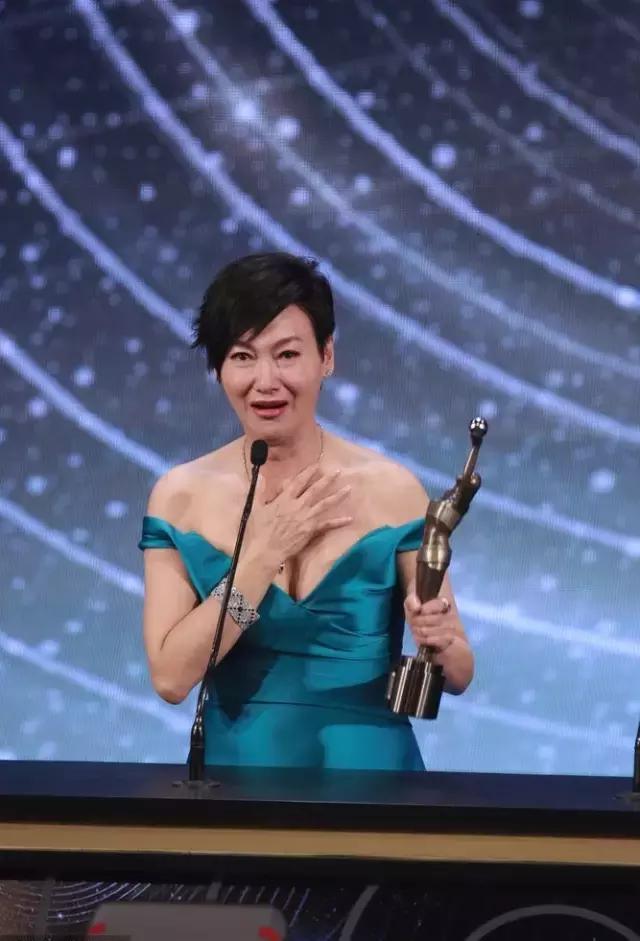 13岁当舞女，27岁拍裸照，58岁四度封后：高级的女人，都有无龄感