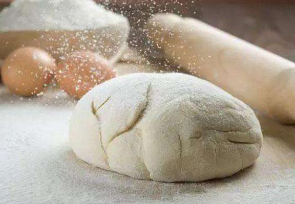 和面不粘手方法,和面不粘手技巧