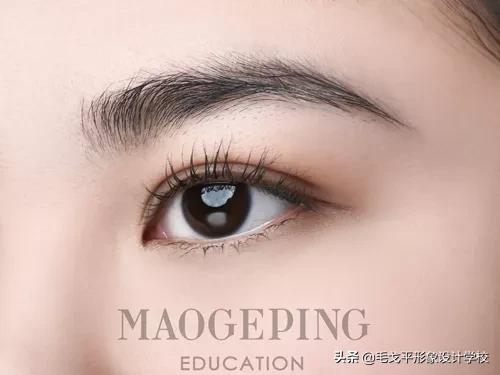 快速学会睫毛夹翘的技法视频教程,手把手教粘睫毛视频