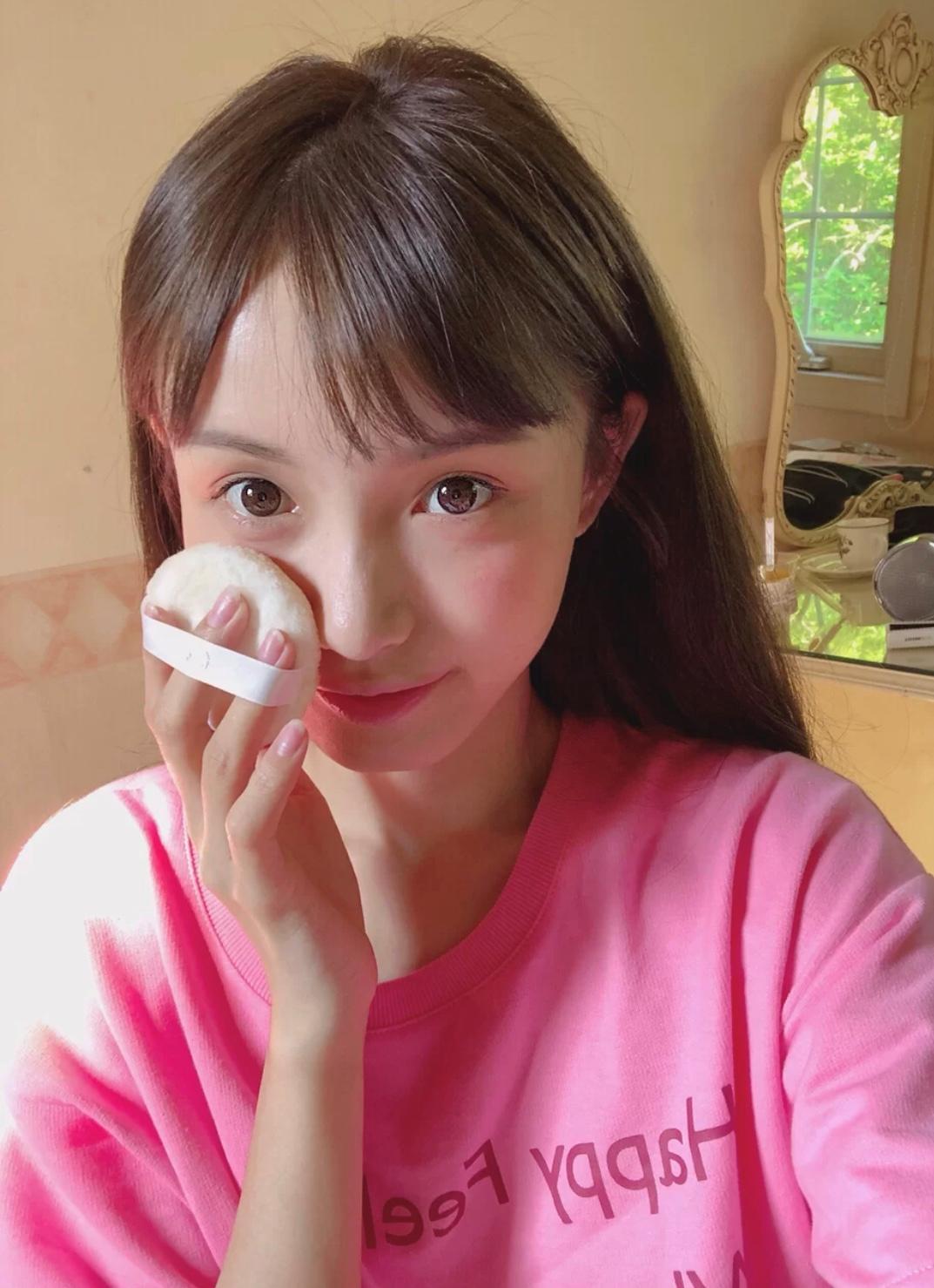 散粉蜜粉粉饼定妆喷雾的区别,夏天定妆用散粉还是喷雾还是粉饼