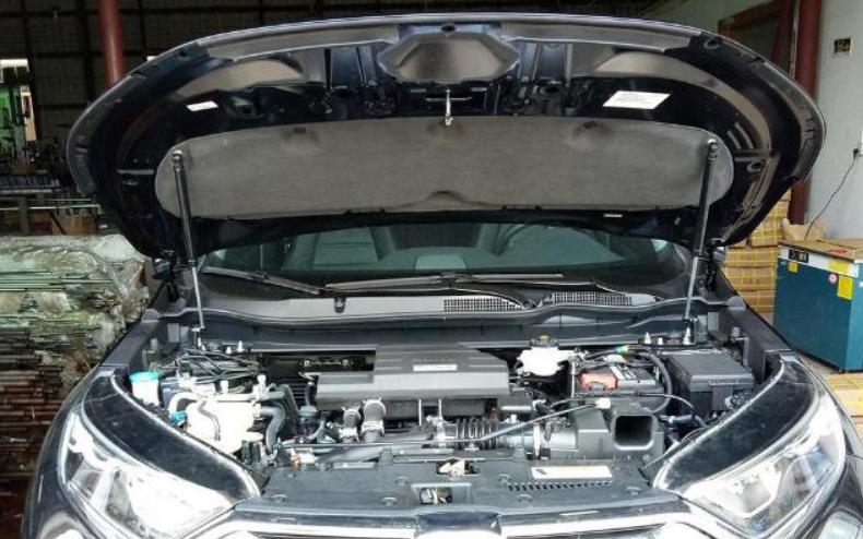 引擎盖被撞变形,引擎盖撞了变形了是修还是换