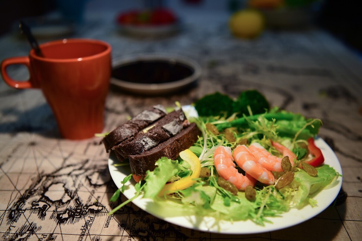 吃饭减少卡路里的方法,怎么控制卡路里的摄入量