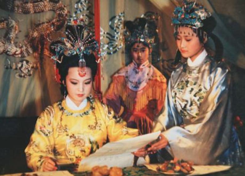 元春省亲什么时候回宫,元春省亲为什么卯时三刻回宫