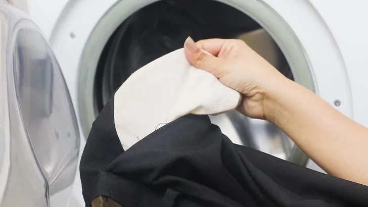 轻松除掉衣服小毛球,实用生活小妙招去衣服毛球