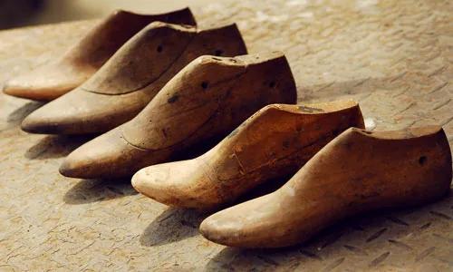 收藏鞋子买什么码最好,怎样收藏鞋子的小妙招