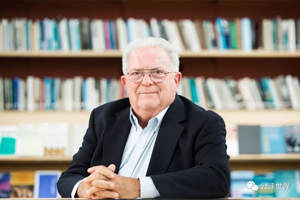 彭斯对中国扎的刀子中，还包着一颗橄榄枝？