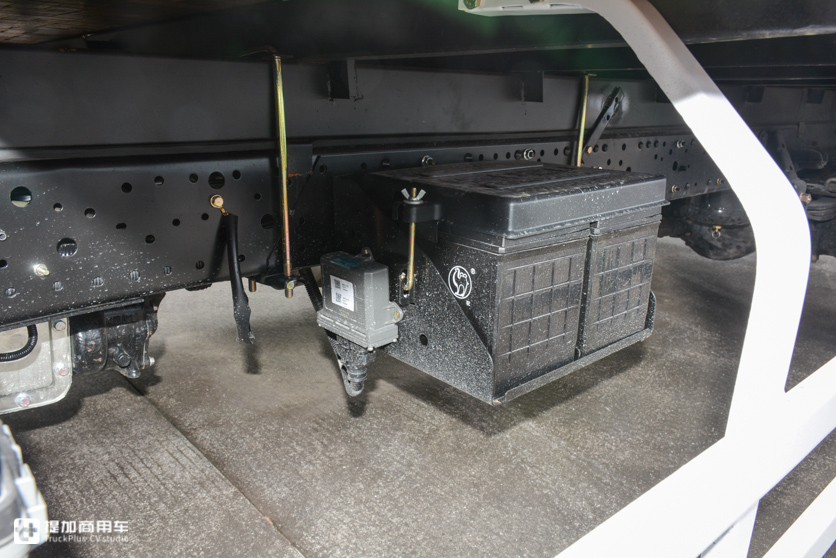 庆铃kv100轻卡3.0跟2.5有什么区别,kv100庆铃冷藏轻卡评测