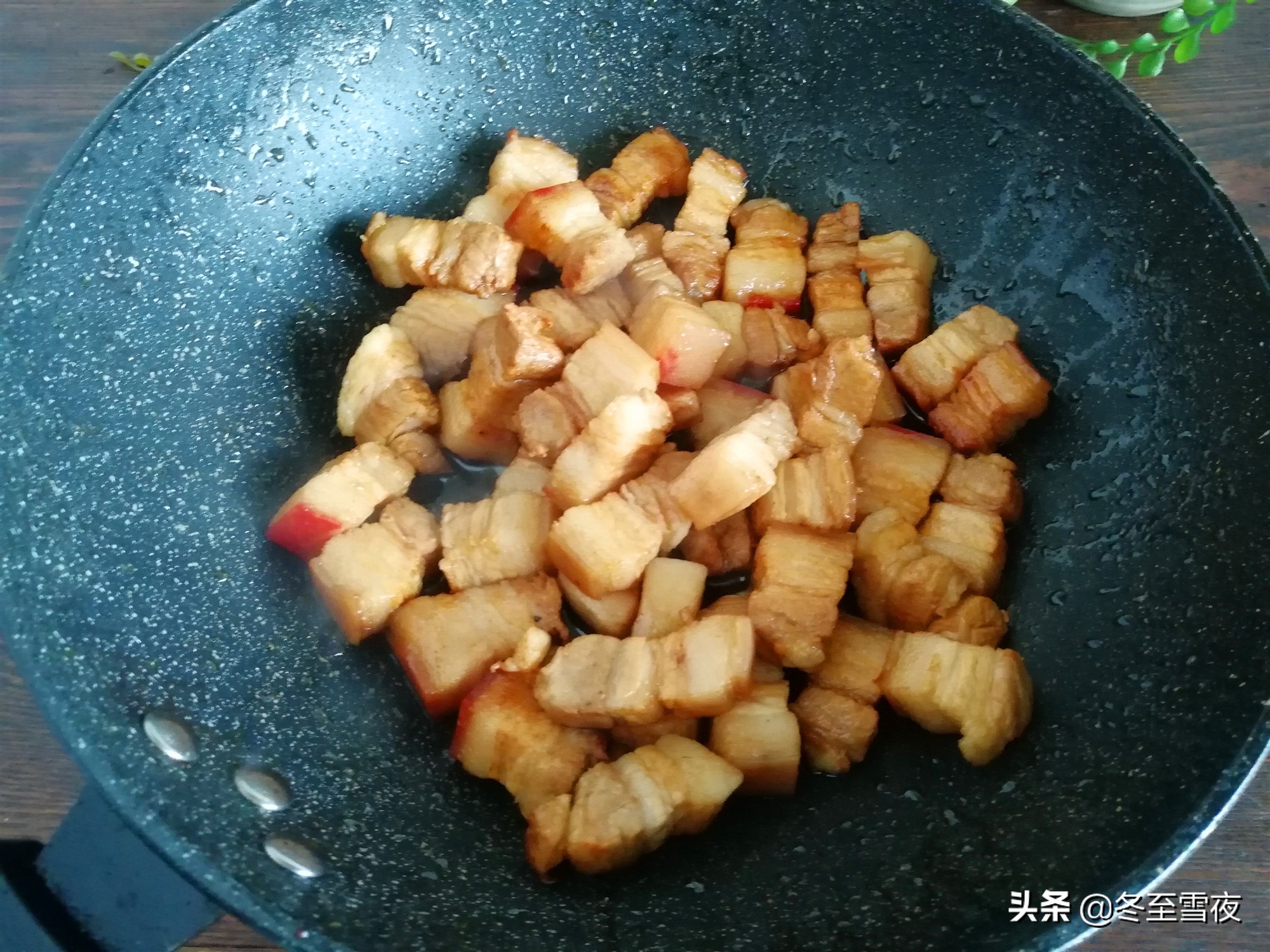 你做的红烧肉为什么不好吃,做的红烧肉肥肉软烂但是瘦肉发柴