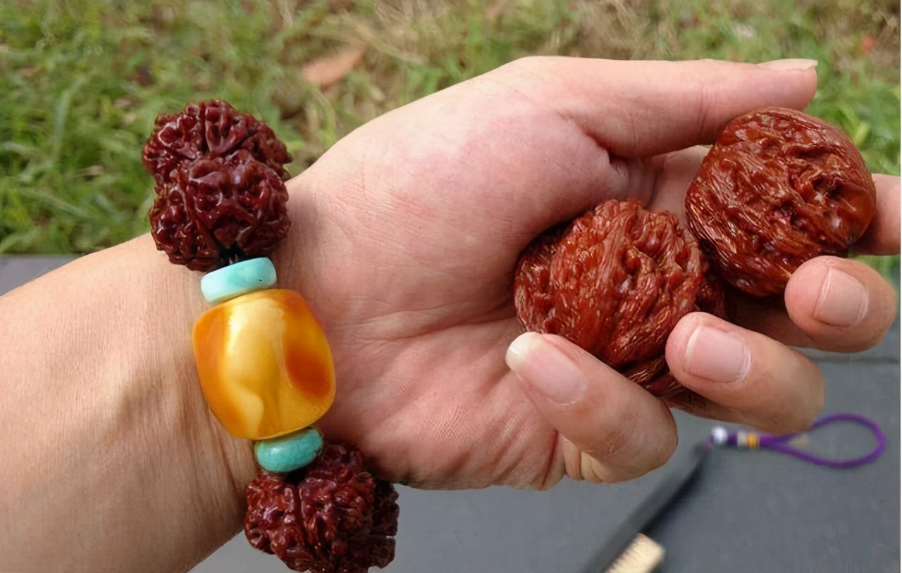 刚买的新文玩核桃要不要上油,文玩核桃盘刷时需要上油吗