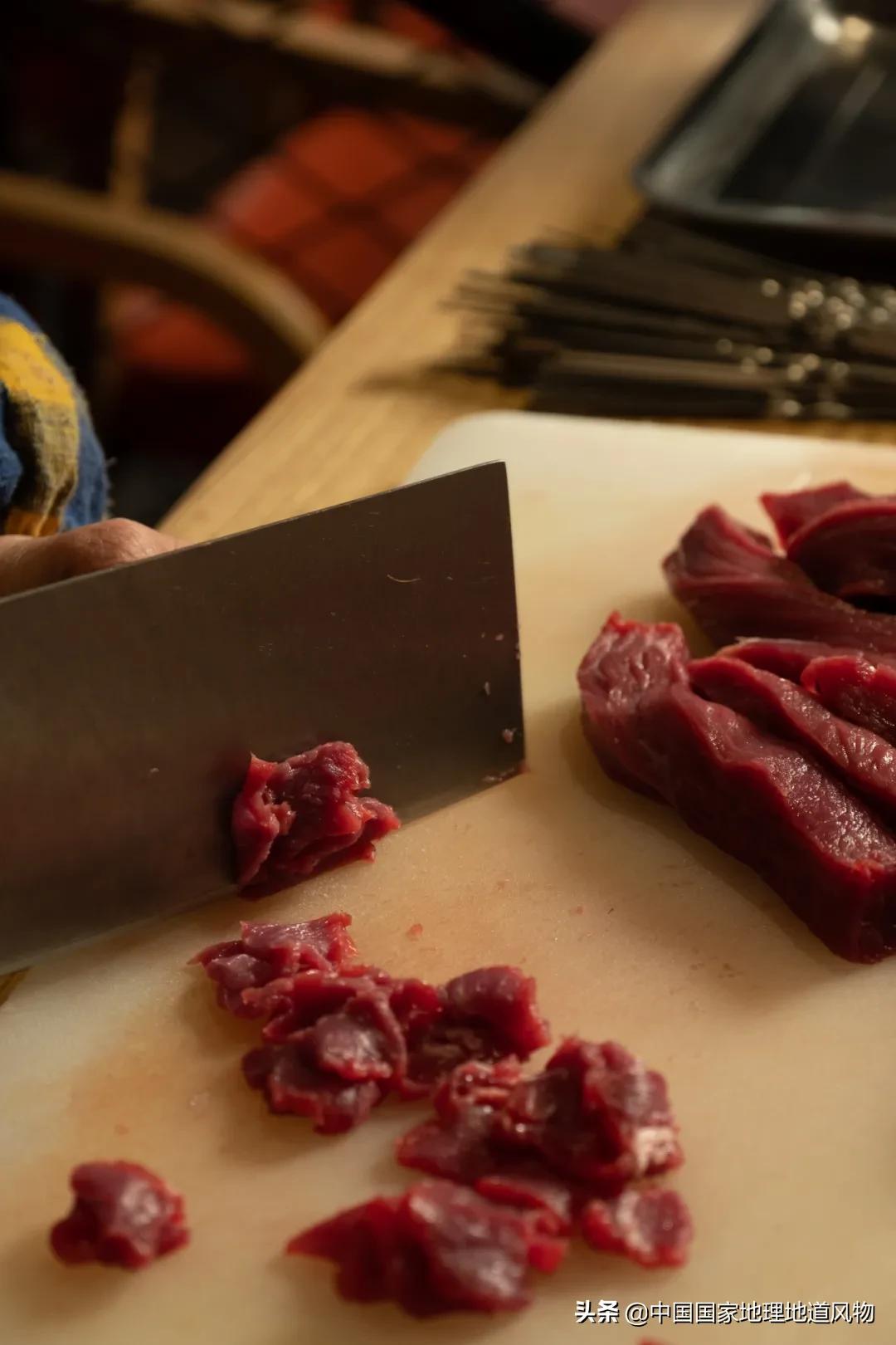 鹤岗东北烧烤,在鹤岗4个人吃一顿正宗东北烧烤