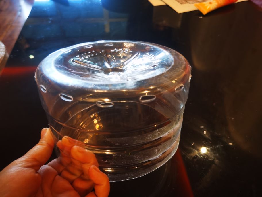 废旧塑料瓶做花盆过程,废旧塑料瓶制作花盆的视频