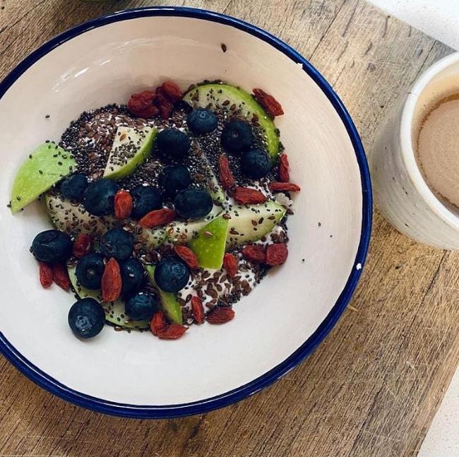 盖尔·加朵19岁选美照,37岁盖尔·加朵罕见晒泳池照