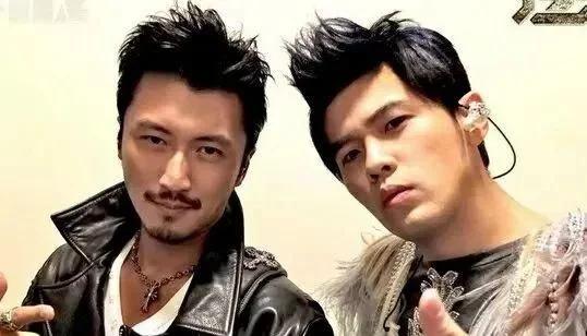 谢霆锋罕见谈感情,下意识的一句话,终于明白他为何如此痴迷王菲