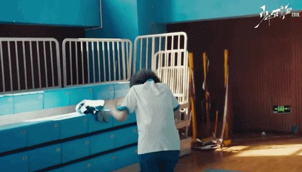 这姑娘会来事儿，性格好，就说她会红吧