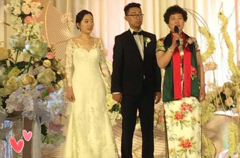 最火的母亲在女儿的婚礼现场致辞,女儿结婚了妈妈婚礼致辞怎么说