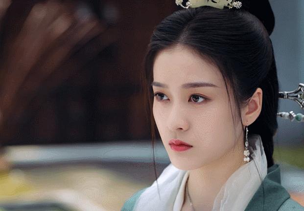 「原创」女主霸占三位男神没完没了的虐,他被戴绿帽,而他成炮灰