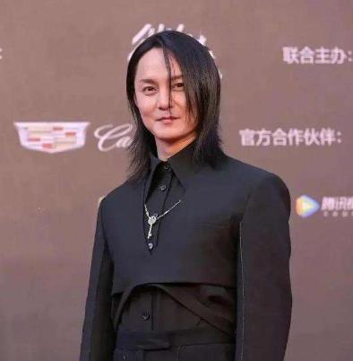 男星发腮发胖,男明星发腮对比